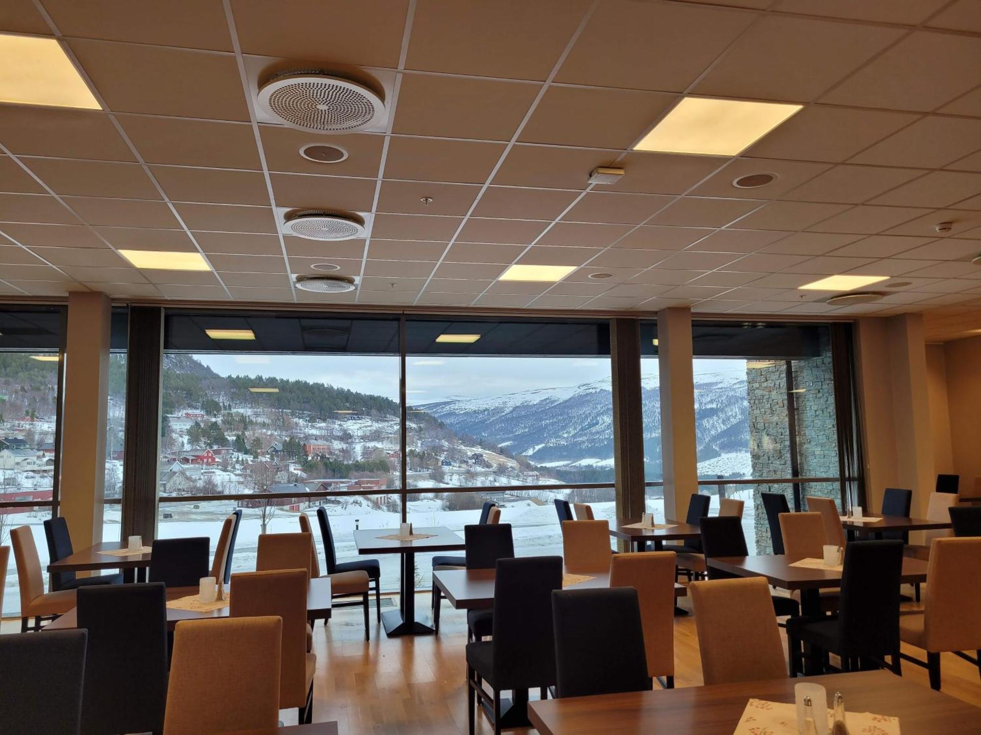 Dombas Hotel Εξωτερικό φωτογραφία