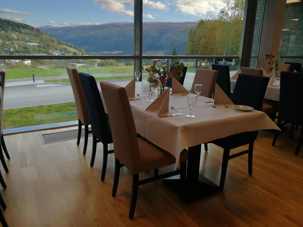 Dombas Hotel Εξωτερικό φωτογραφία