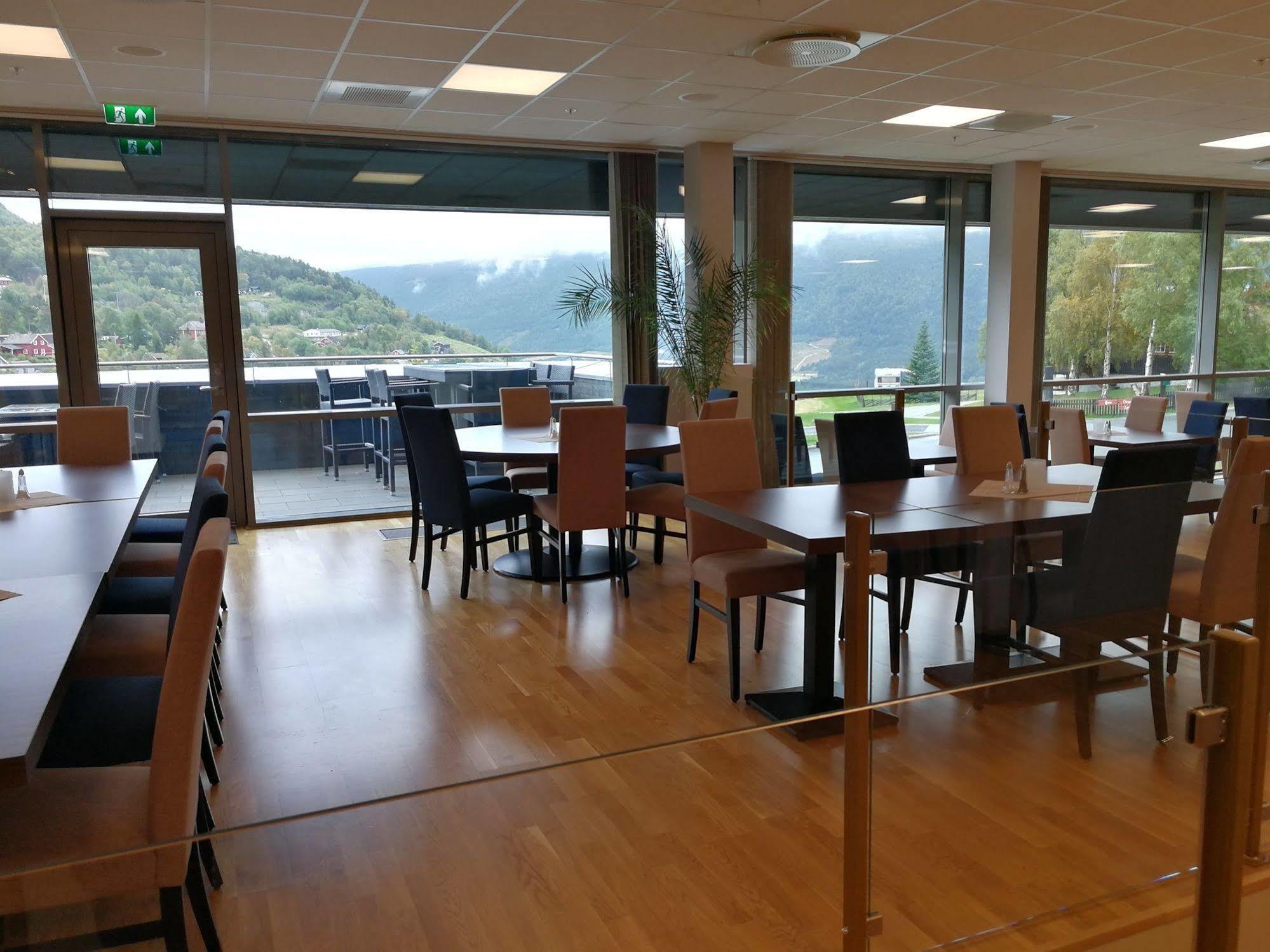 Dombas Hotel Εξωτερικό φωτογραφία